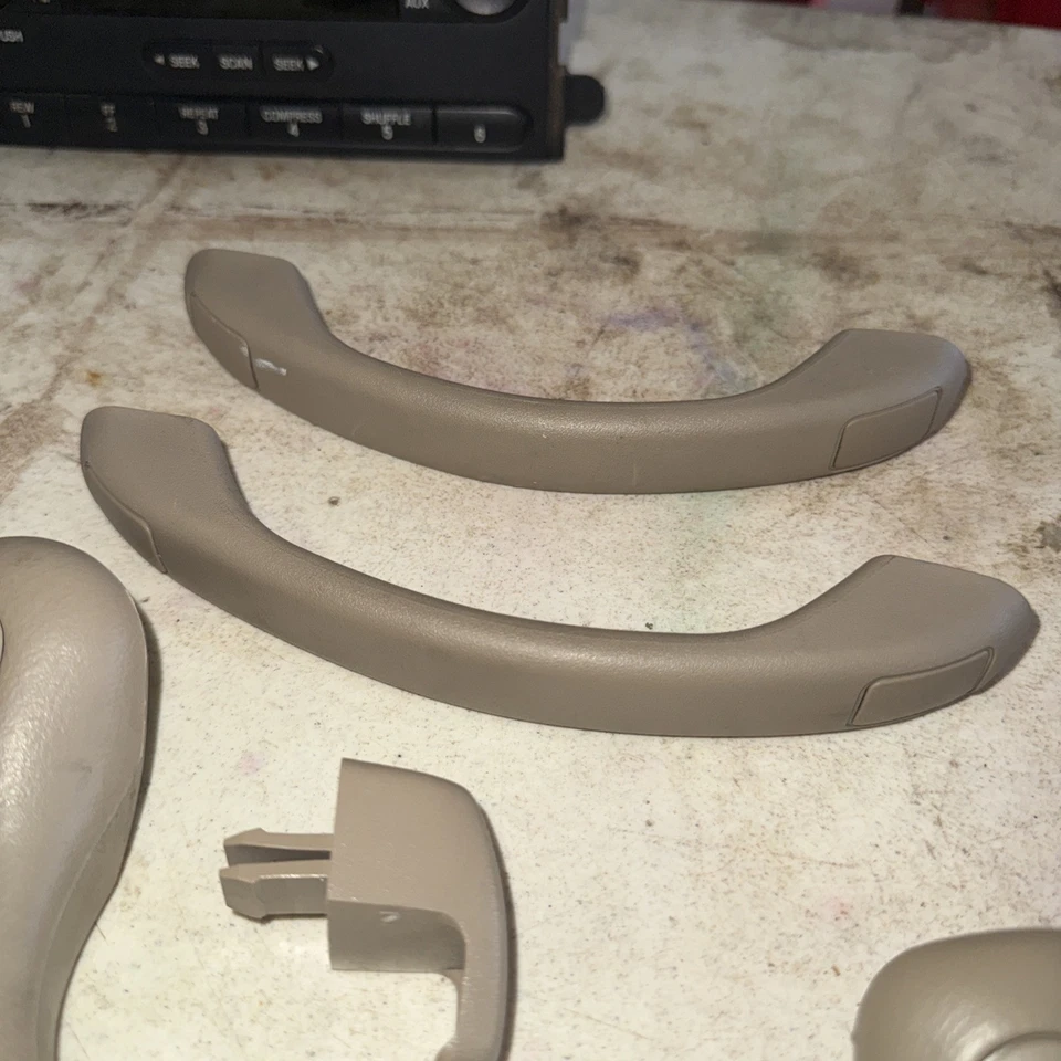 Ford F250 F350 1999-2007 conductores LH lado izquierdo agarre mango bronceado F75B-7831431-AEW Foto 2 de 4