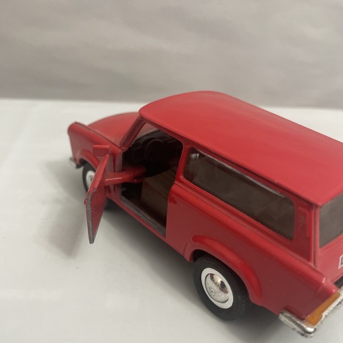 Sunstar SS 9303 Trabant 1989 Diecast red collectible car Pull Back & Go - Picture 4 of 12
