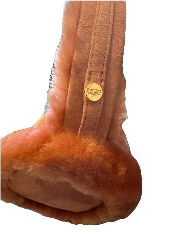 NUEVAS OREJERAS UGG Australia de piel de oveja - nube rosa - talla única - logotipo clásico Foto 3 de 4