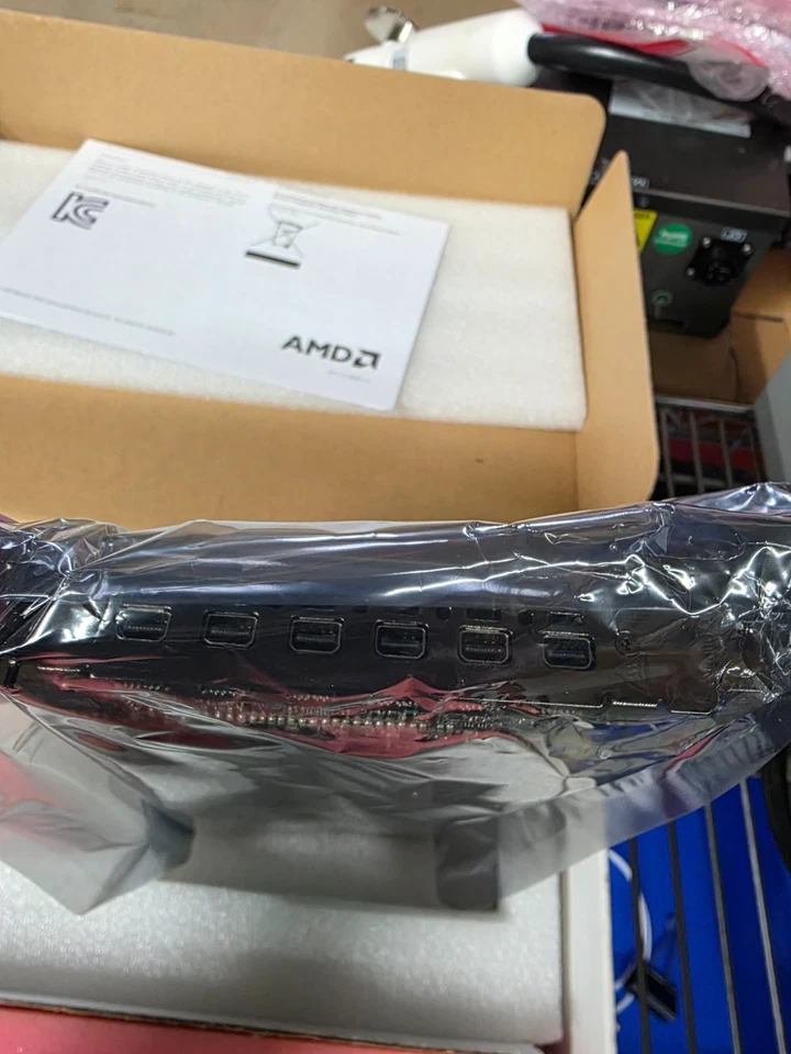 Barco ATI AMD MXRT‑8700 16GB GDDR5 Graphics Card K9306048 102D5010201 - Image 4 of 4