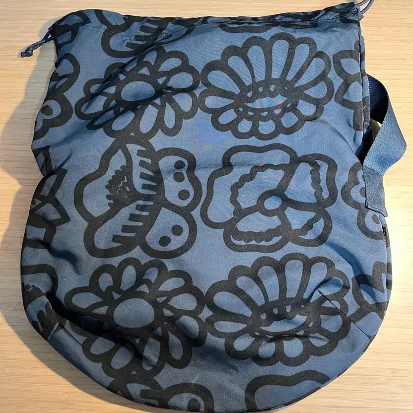 Uniqlo x Marimekko Collaboration Crossbody Bag (Discontinued) thumbnail 4