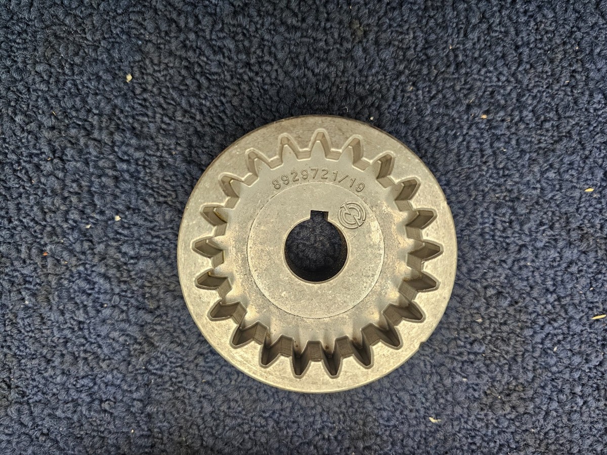 Detroit Diesel 8929721 Air Compressor Drive Hub Fits Detroit 12.7L