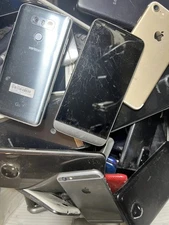 Lot of Assorted Smart Phones For Parts/Repair/Trade-In/Gold Recovery *AS-IS*  📖