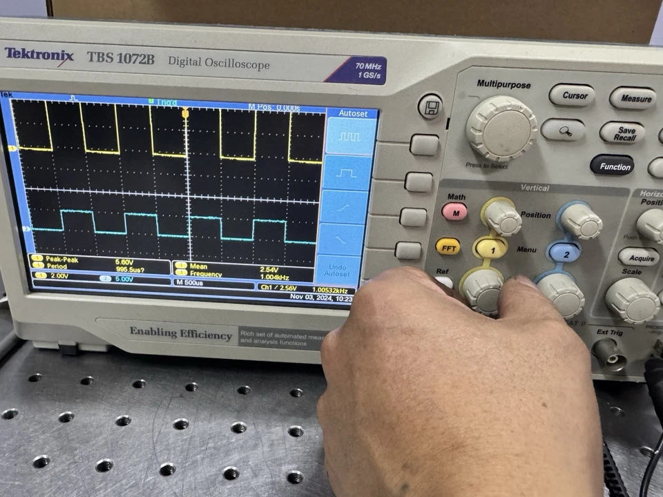 Tektronix TBS1072B 70MHz 2-Ch Digital Oscilloscope w/ TPP0101 Probes  - Image 4 of 4
