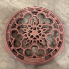 Le Creuset Chiffon Pink Cast Iron Trivet Snowflake Design Excellent Condition