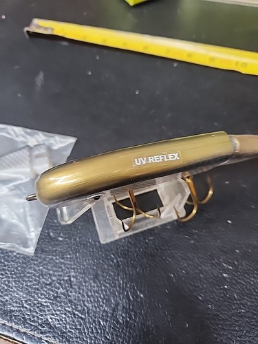 Musky Innovations Shallow Invader Lure UV With Extra Tail - Picture 3 of 10