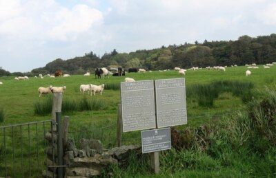 Photo 6x4 Quite a crowd around the Presaddfed tomb Bodedern The Neolithic c2008
