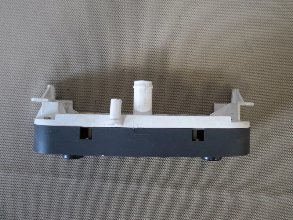 01 02 03 04 05 Saturn L200 L300 AC Heat Temperature Climate Control 22696058 - Image 4 of 4