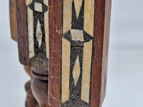 Vintage wood Side Tea/coffee table Base w/ mother of pearl hand carved. Mid-east - Picture 6 of 11