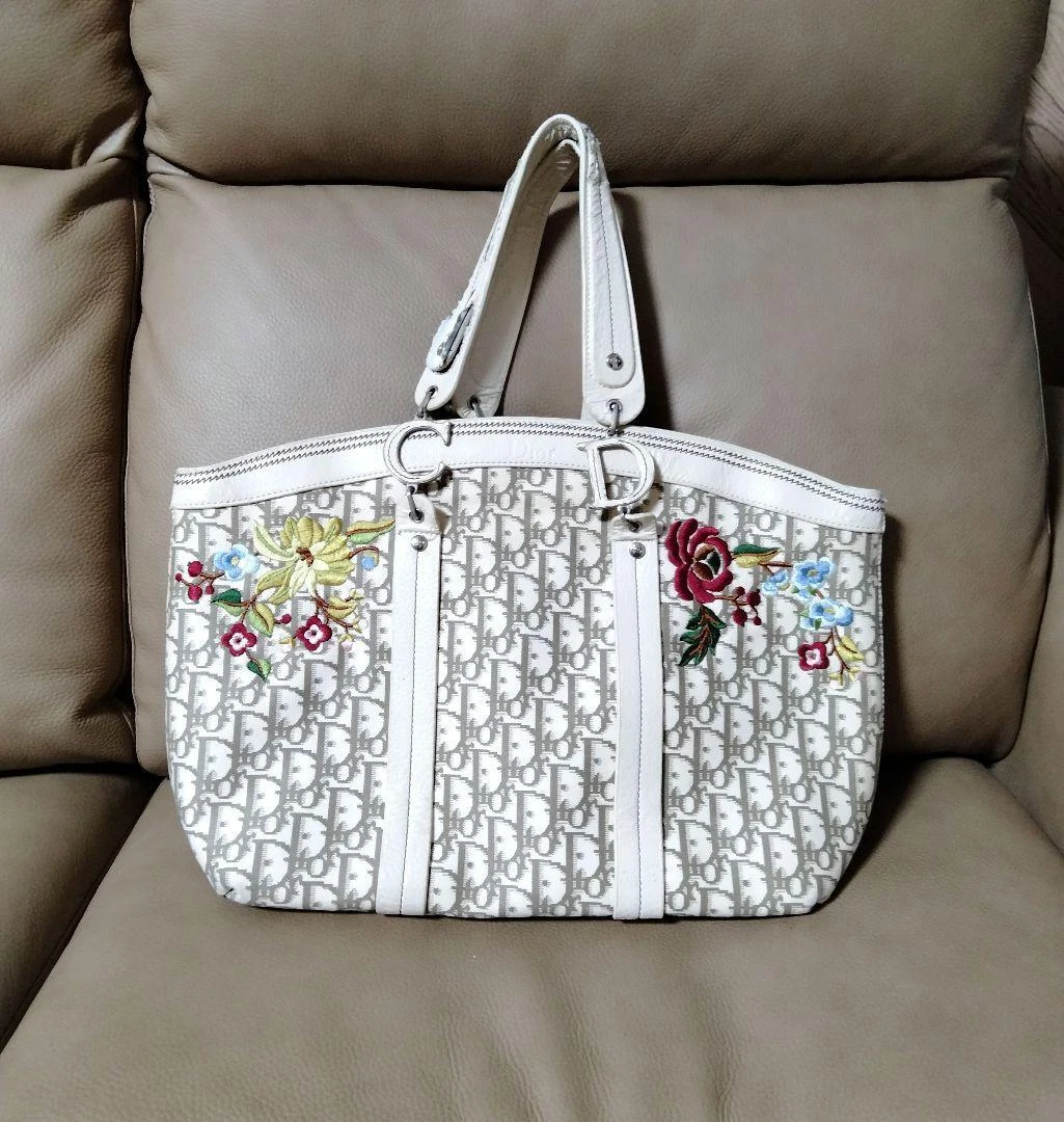 Sac à main femme Christian Dior trotteur brodé fleurs blanc