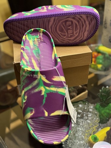 Nike EYBL Calm Slides 2024 "Benvenuti nella famiglia EYBL" MOLTO RARE - Foto 13 di 13
