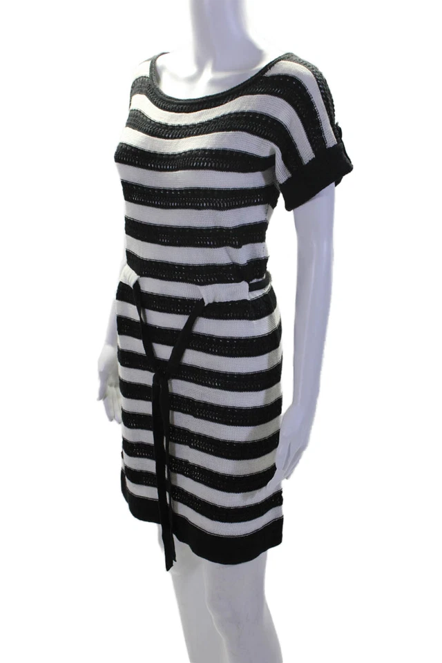 Mini vestido blusa Nanette Lepore feminino estampa listrada malha preto branco tamanho P - Imagem 2 de 4