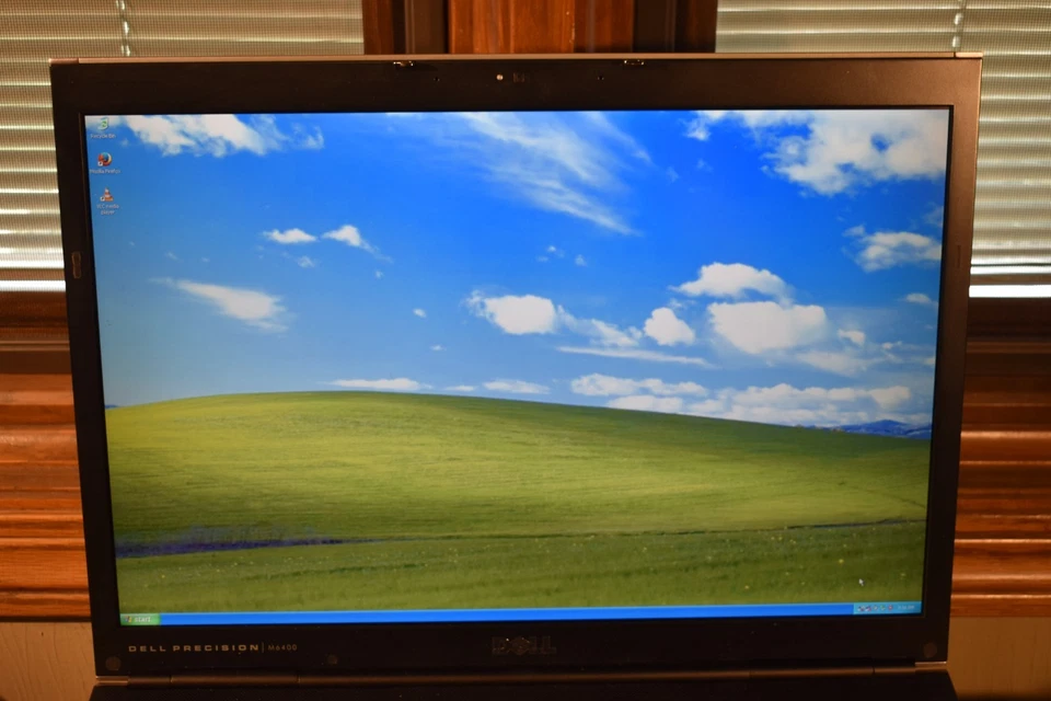 Dell Precision M6400 17 дюймов Windows XP Quad Q9300 1 ТБ NVidia 3700M 1920x1200 WUXGA - Изображение 2 из 4