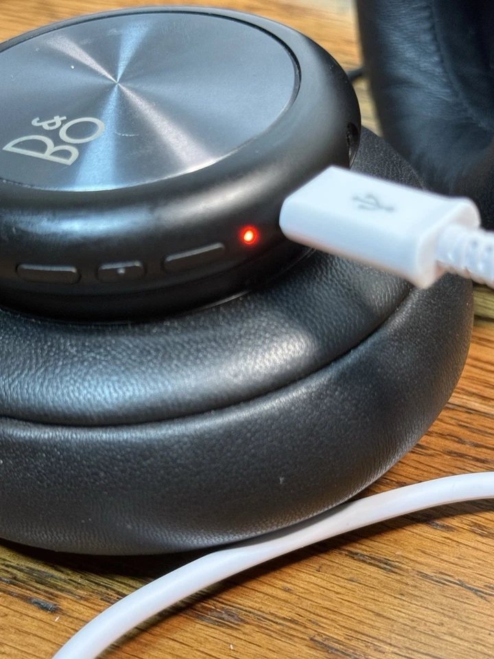 Bang & Olufsen Beoplay H4 – For Parts / Repair - Image 2 of 4