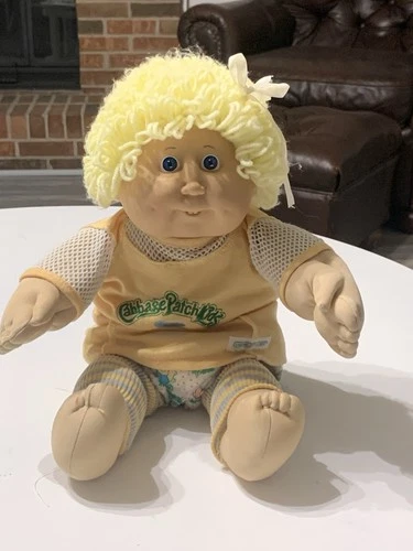 Vtg Cabbage Patch Kids Coleco Short Blonde  Hair Blue Eyes teeth Yellow Outfit
