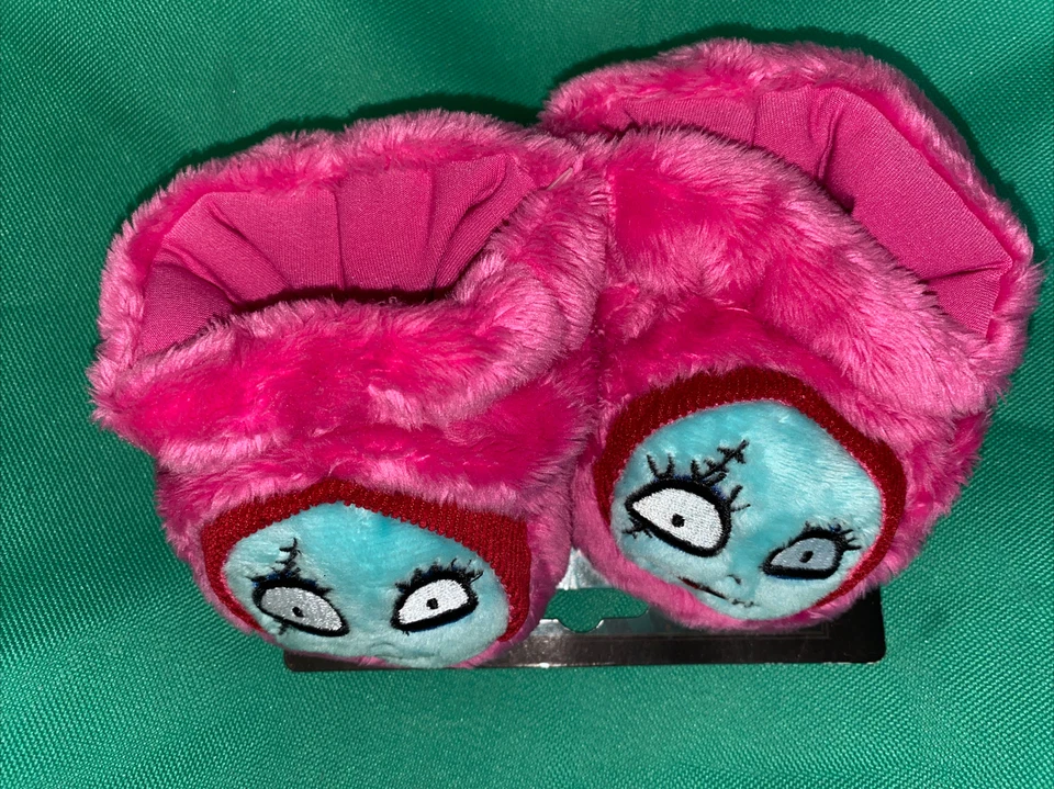 NUEVO Pesadilla Antes de Navidad Rosa Sally Bebé Botines Casa Zapatos Peluche 0-6 M Foto 3 de 4