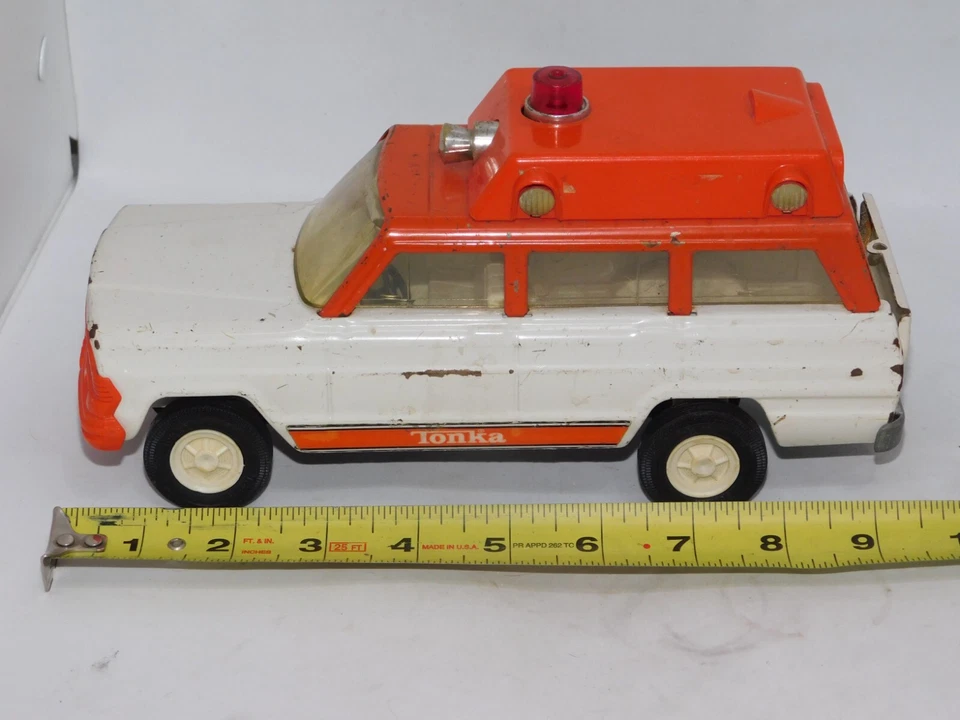 Ambulancia Jeep Wagoneer Tonka de colección 9" de largo acero prensado años 70 Foto 3 de 4