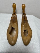2 WOOD SHOE TREES Miller 82 Walk Over 83 Stay Stretcher Form Hinged Wooden VTG