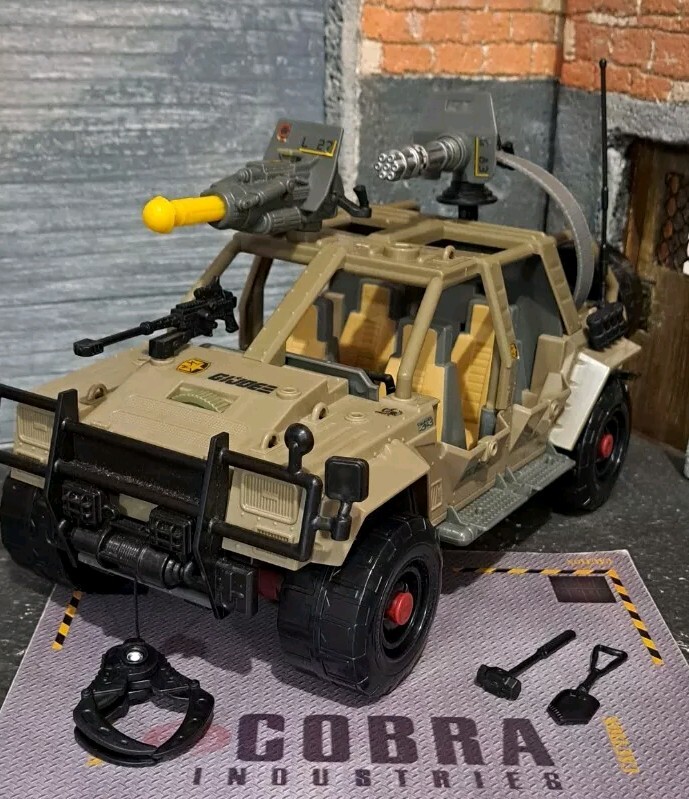 GI JOE ~ 2010 VAMP JEEP 4x4 ~ 100% COMPLETE ~ 25th POC ROC