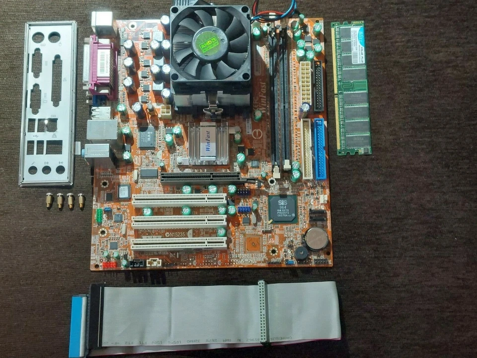 Foxconn Winfast 760GXK8MC-RSH Socket 754+CPU AMD SEMPRON SDA2800AI03BX+SDRAM - Image 2 of 4