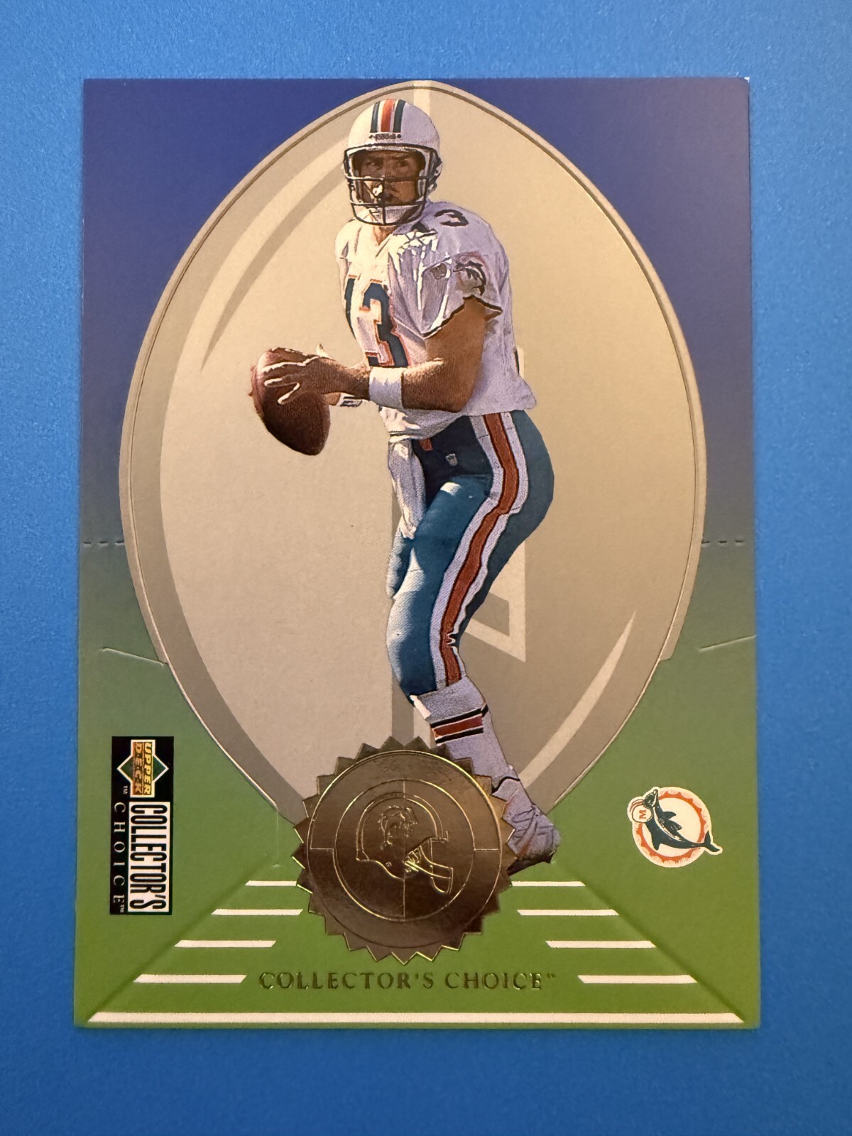 1997 Upper Deck Collector's Choice Mini-Standee Dan Marino #ST12