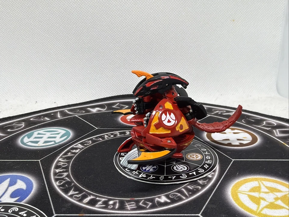 Bakugan Battle Brawlers Pyrus Orbit Helios Hex Spins & Card Painted - Image 4 of 4