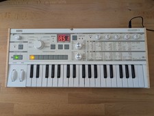 Korg Microkorg S Synthesizer w/ original box, mic, power supply