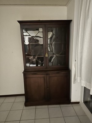 Haushaltsauflösung- Ware muss weg - Vitrinenschrank aus Mahagoni mit Aufsatz 