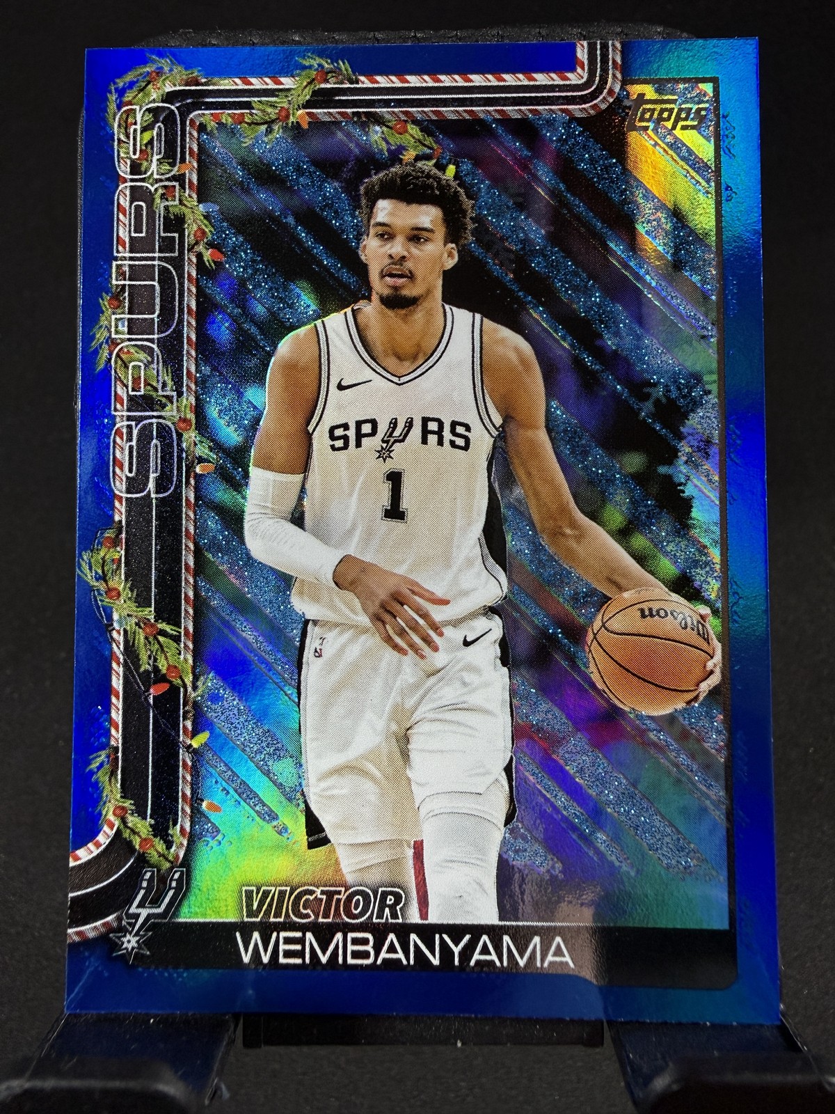 2025-26 Topps Holiday #H156 Victor Wembanyama Blue Metallic Glitter Holiday