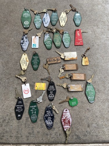 Lot of 29 Vintage Motel Hotel Room Keys Fob