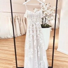 Off Shoulder Wedding Dresses Spaghetti Straps Lace Applique Boho Bridal Gowns