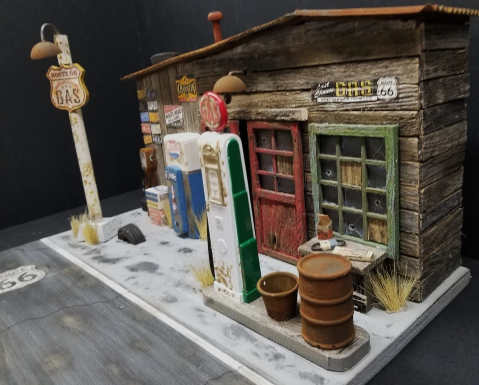 "LAST CHANCE GAS" DISPLAY DIORAMA FOR YOUR CARS, HANDMADE, 1:18, RT. 66 THEME - Image 2 of 4