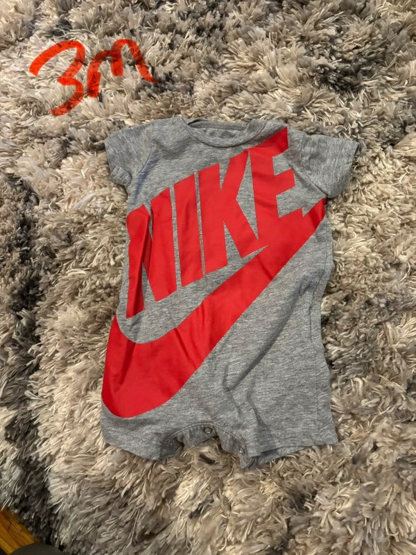 Boys Nike romper size 3 months short sleeve multicolor 