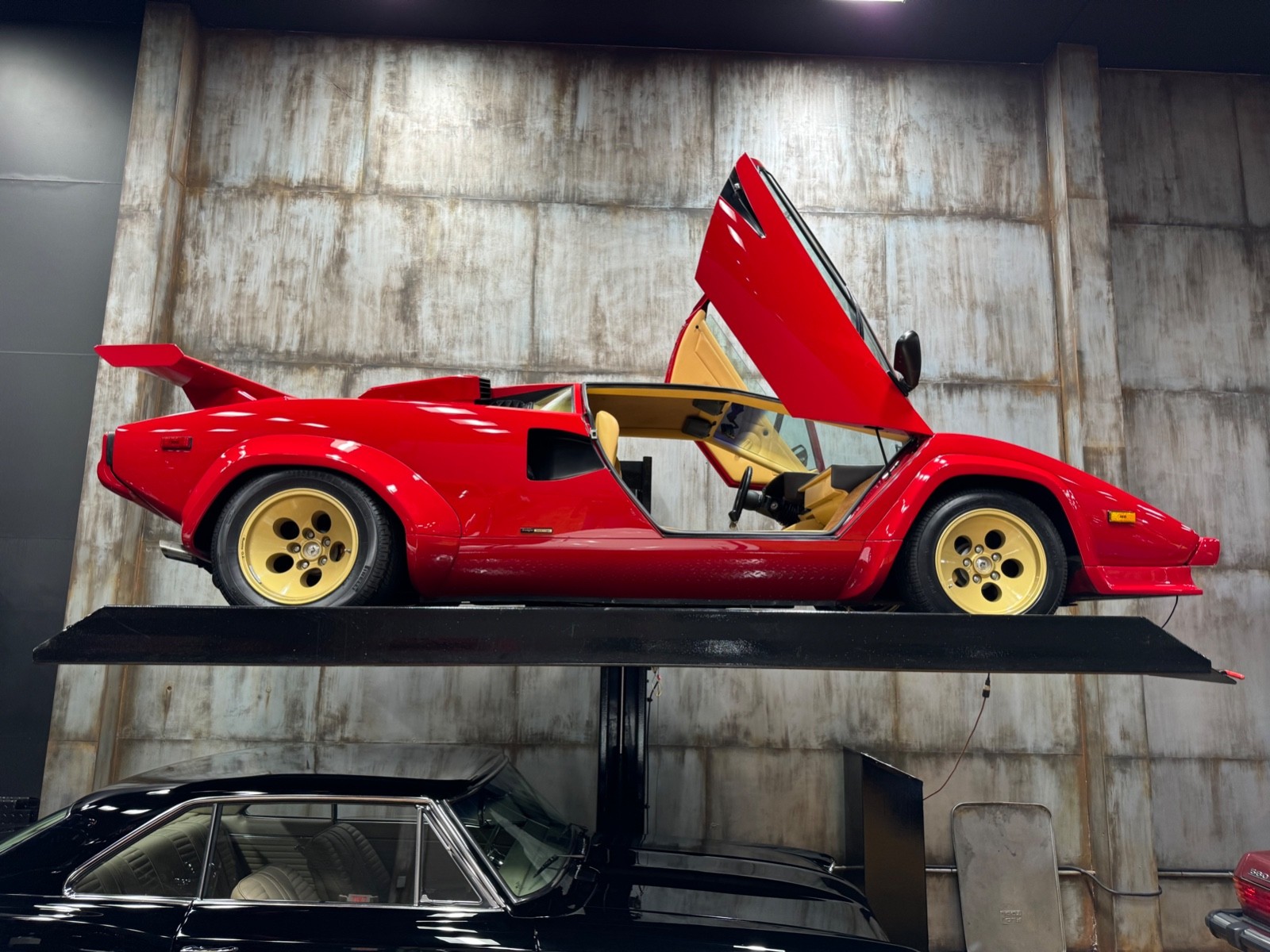 ORIGINAL Lamborghini Countach Single Strap Toolkit LP500 LP5000 5000QV 5000S