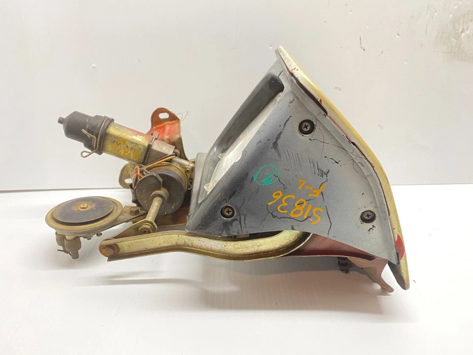 1984-1989 CHRYSLER CONQUEST ЛЕВАЯ ФАРА СО СТОРОНЫ ВОДИТЕЛЯ В СБОРЕ ОТ ОРИГИНАЛЬНОГО ПРОИЗВОДИТЕЛЯ, 114-58026L - Изображение 4 из 4