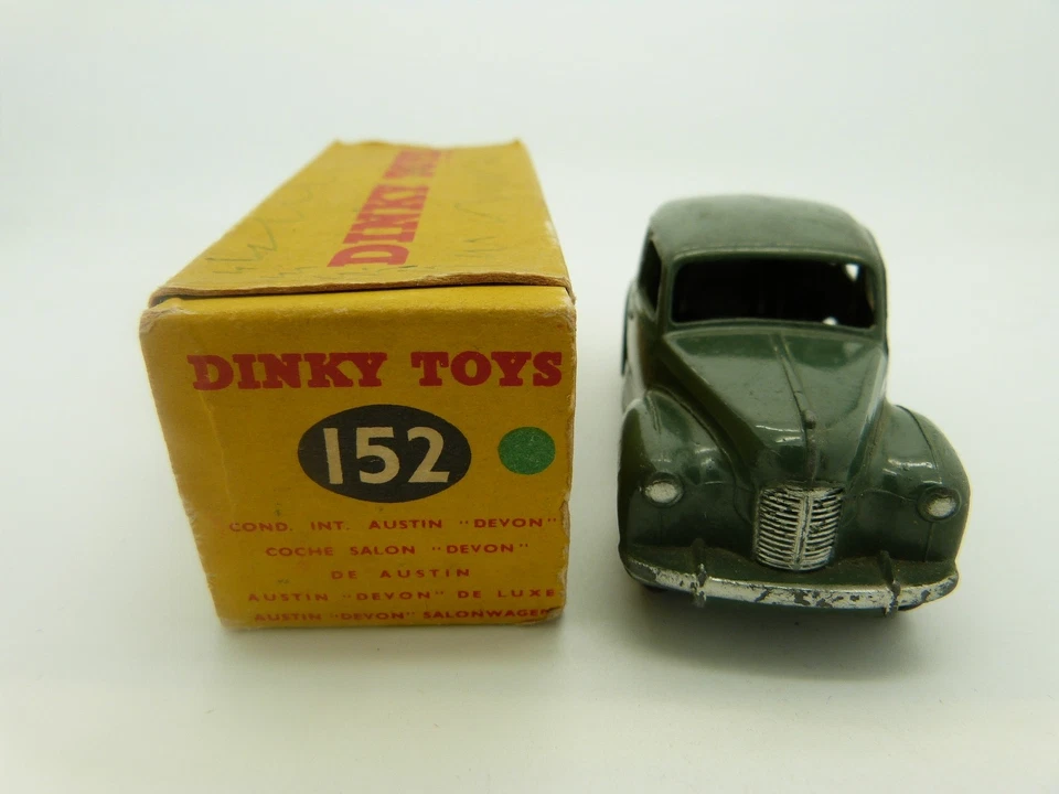 Dinky 152 Austin Devon Saloon Green Faun Hubs in Original Box - image 3 of 4