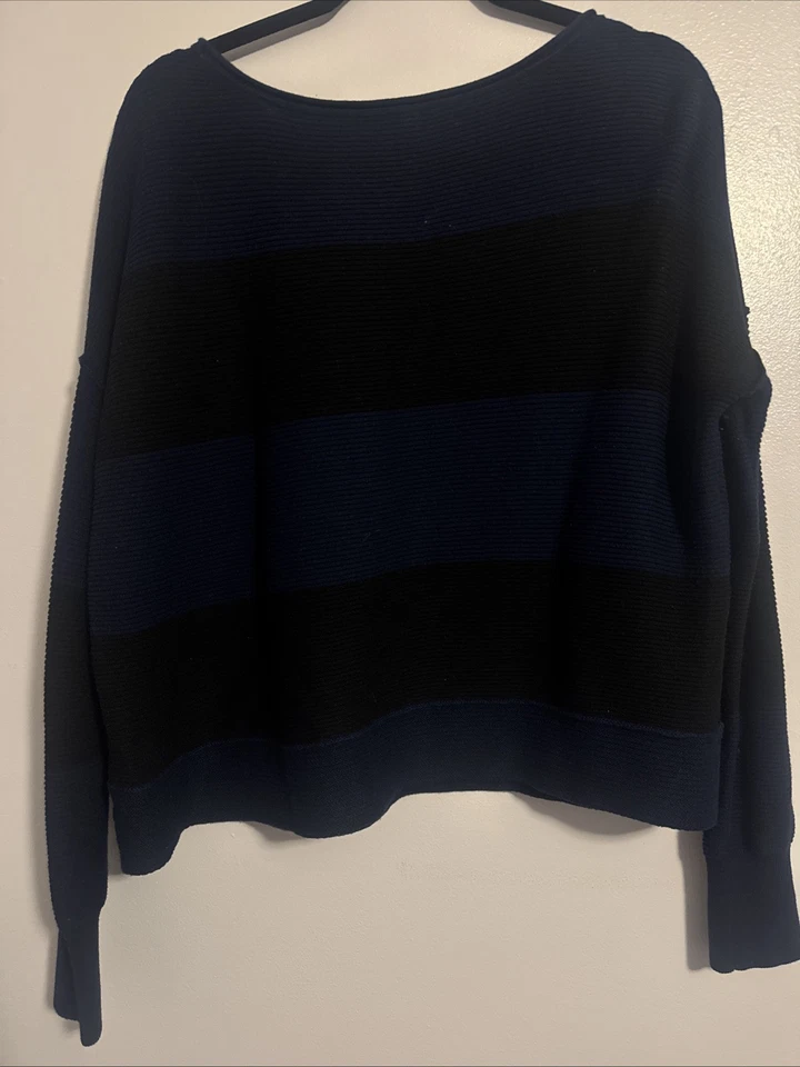 Suéter Cuadrado Acanalado Azul y Negro Victorias Secret ✨ Pequeño Foto 3 de 4