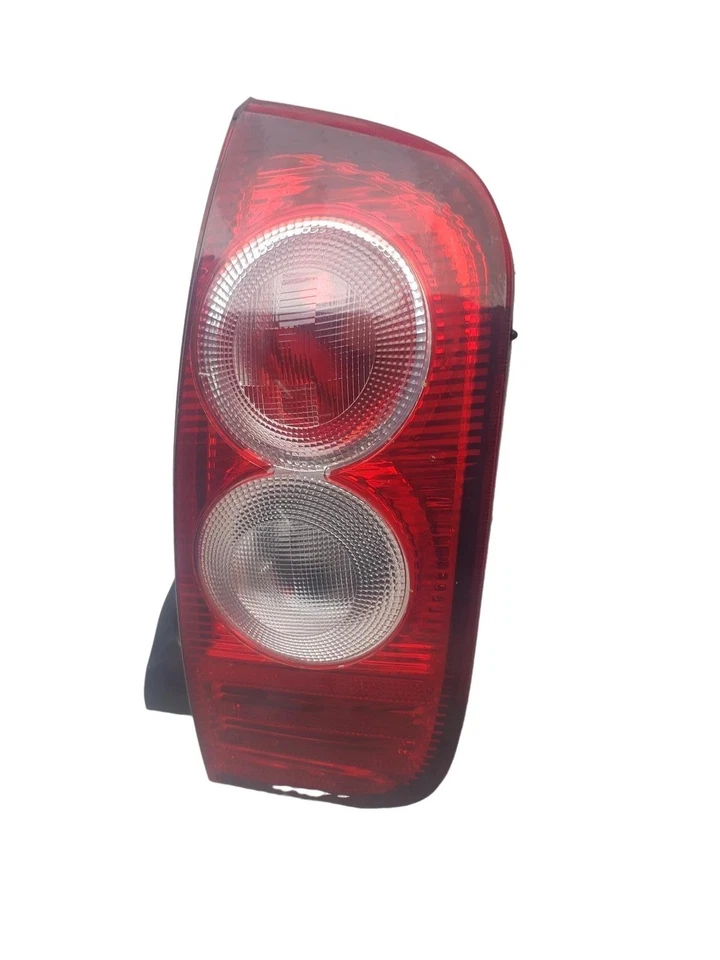 Luz trasera derecha trasera Nissan Micra 2005 26550BC400   Foto 2 de 4