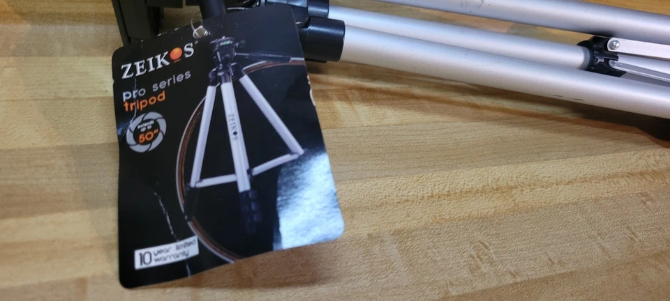 New Zeikos Camcorder Level Bubble Collapsible Black Portable Camera Tripod - Image 2 of 4