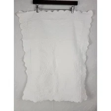 Vintage Linens N Things Matelasse Pillow Shams White Quilt Cotton Scalloped Edge