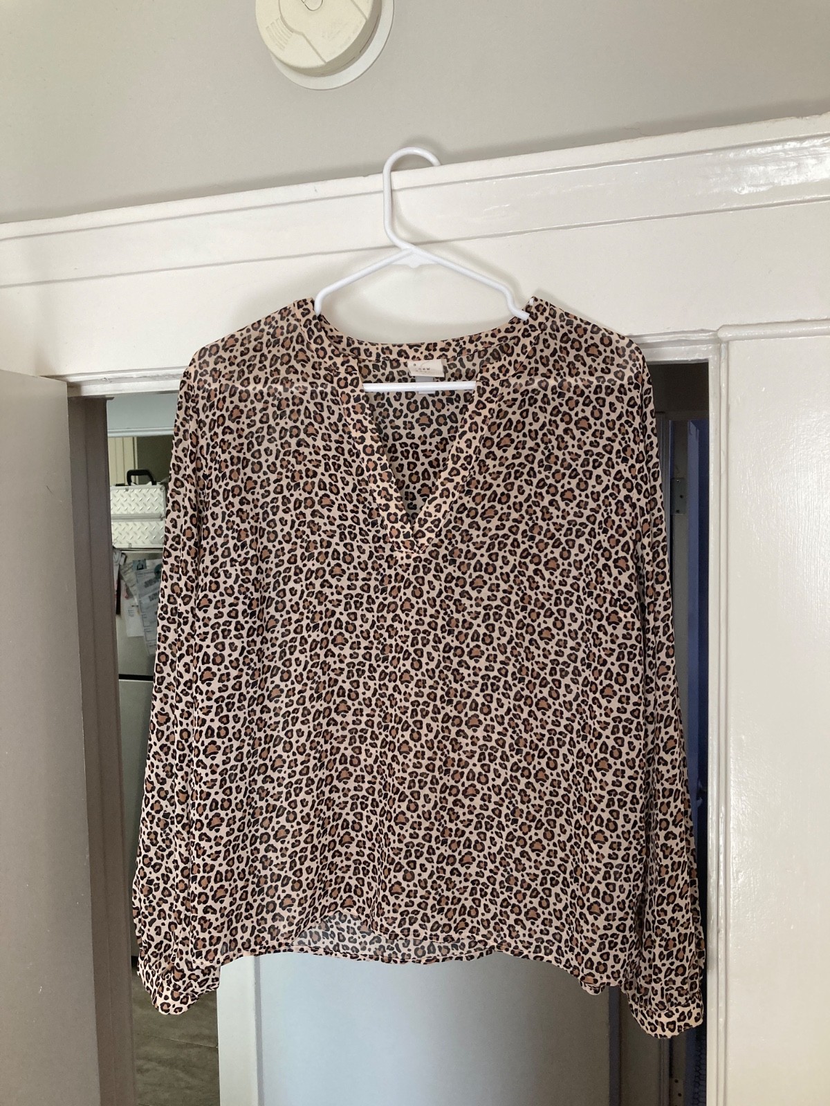 Womens leopard pattern blouse Size large - image 1