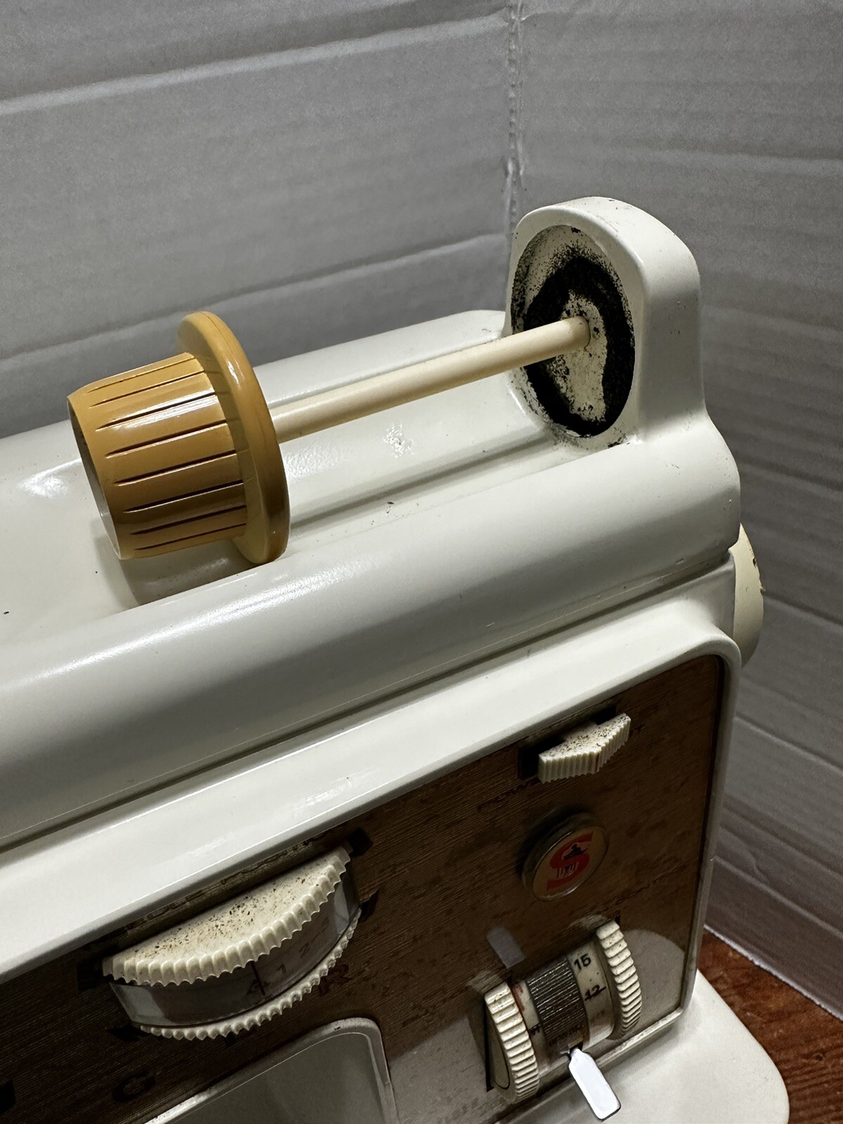 Vintage Singer Touch & Sew Deluxe Zig Zag Model 750 Sewing Machine Case