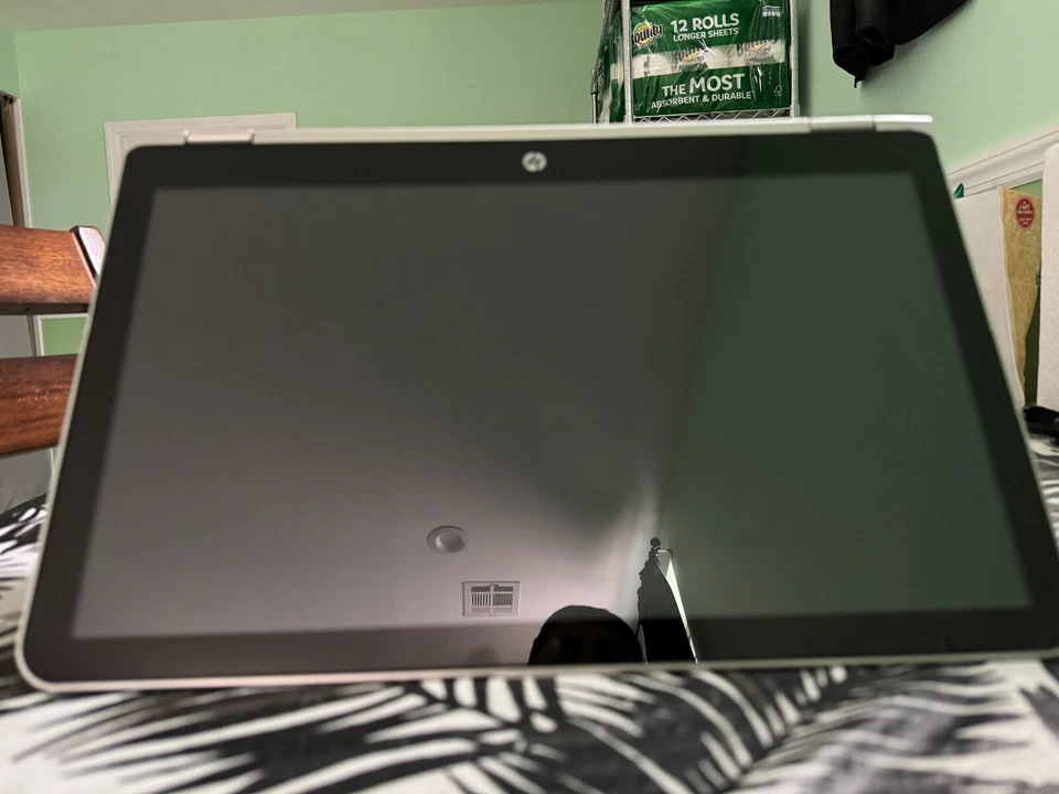HP ENVY x360, plateado, 15,6 pulgadas, excelente estado, sin arañazos, sin abolladuras Foto 4 de 4