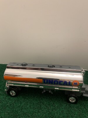 Vintage Unocal 76 Super Tanker Rig With Additional Tanker
