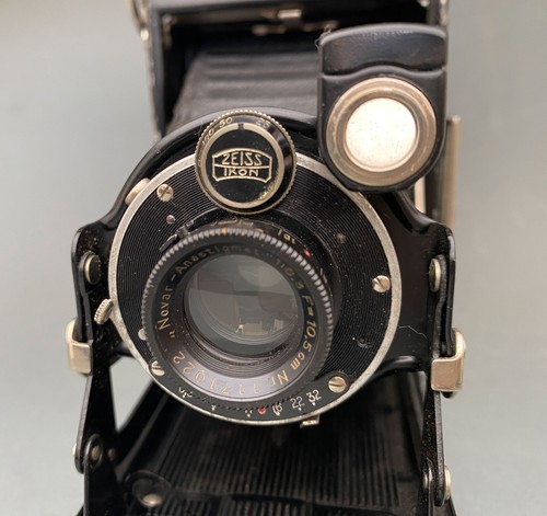 Zeiss Ikon Konta 520/2 Derval con obiettivo anastigmatico Novar 1:6,3 F=10,5 cm - Foto 2 di 17