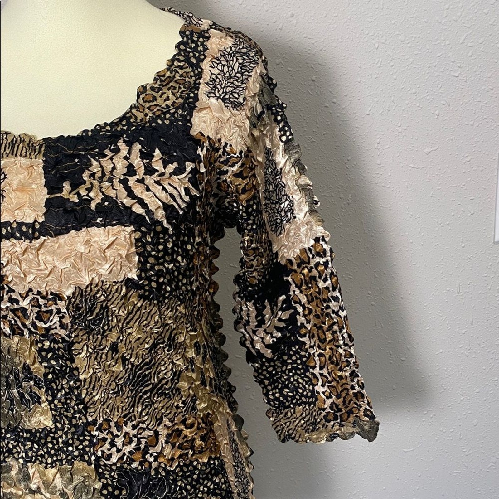 ABC Collection Patchwork Animal Print Crinkle Top… - image 5