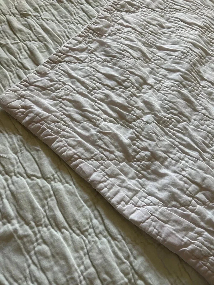 Colcha de veludo Simply Shabby Chic branca macia rosa reversa Rachel Ashwell F/Q - Imagem 2 de 4