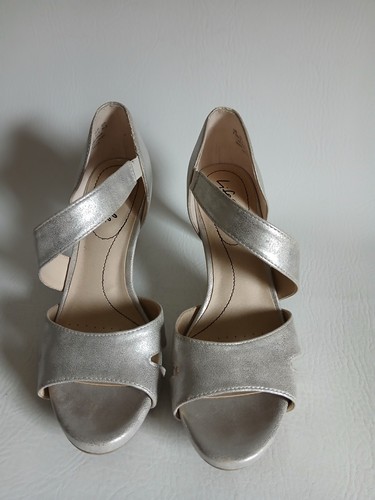 Women's Life Stride Silver Faux Leather Open Toe Wedding Or Prom Shoe Sz7.5M - Picture 11 of 14