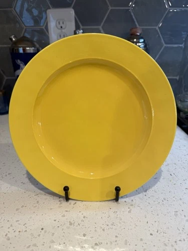 Anchor Hocking Rainbow Vitrock Yellow 9 1/4" Dinner Plate Fire King Mid Century