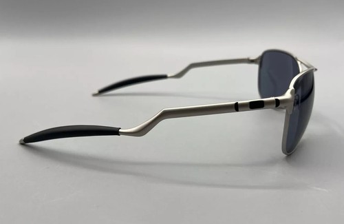 Oakley Warden Silver w/ Grey Lenses, Model 05-941, Size 60-16 - Picture 5 of 8